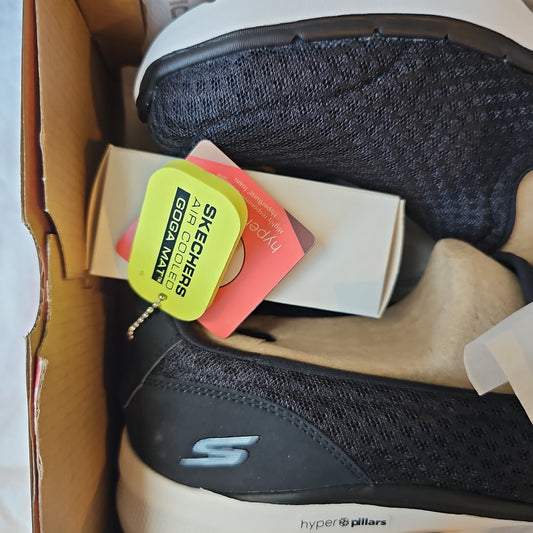 Skechers Go Walk 6 Brand New