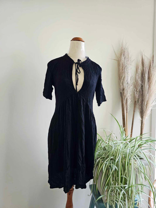 Lonely Black Dress