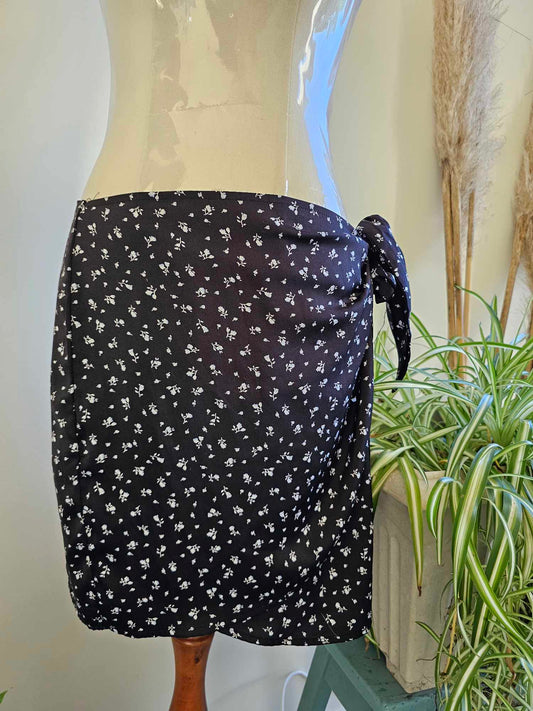 Glassons Floral Skirt