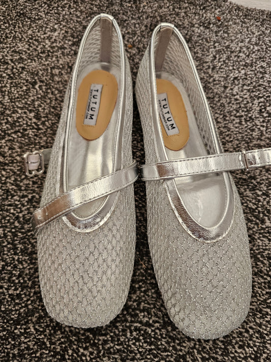 Tutum Cara Shoes BNWOT